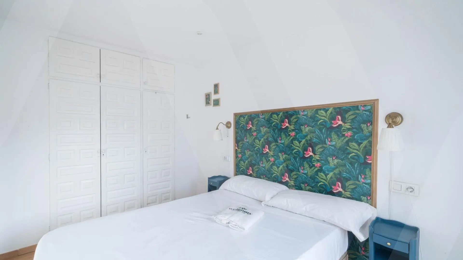 Belle Maison Roses Puig Rom By Welhomy بيت للعطل